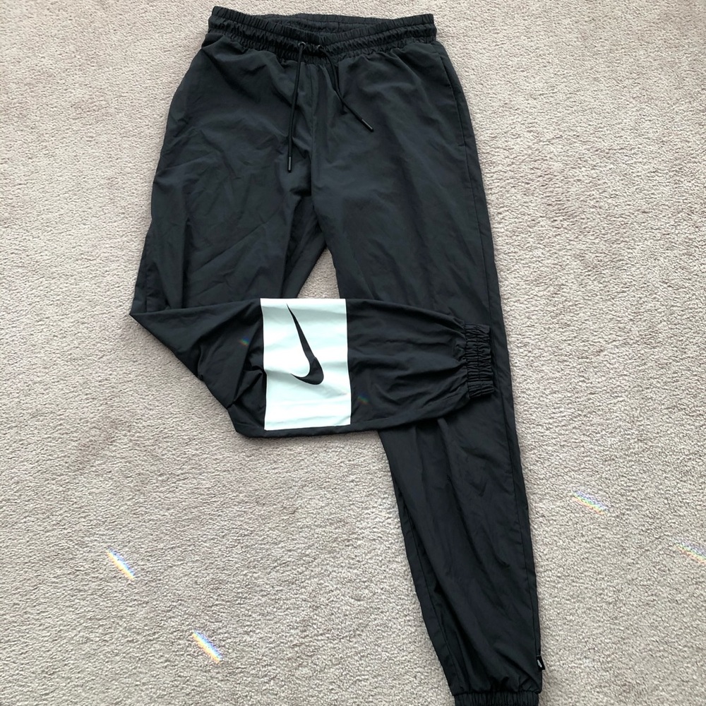 Nike Swish Pants